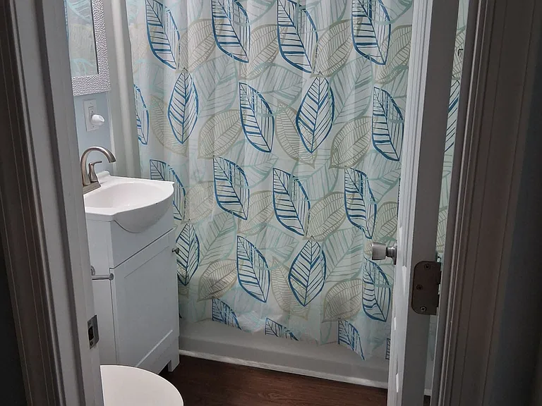 1801 Roanoke Ave — Photo 6