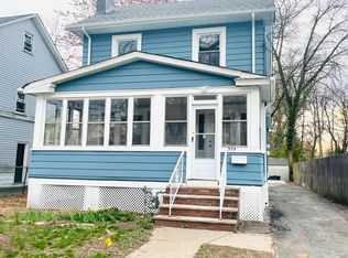 320 Pine St, Roselle, NJ 07203