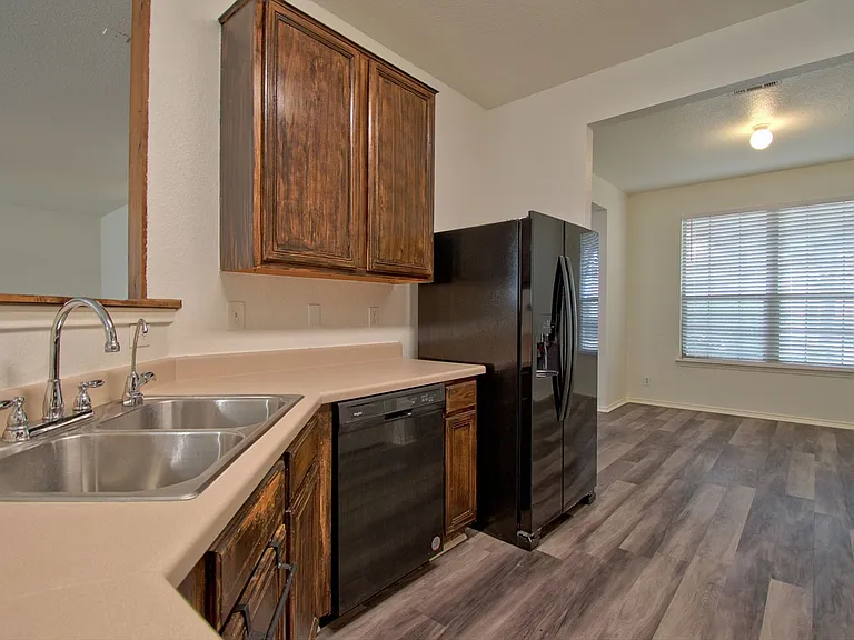 711 Abundance Ln — Photo 8