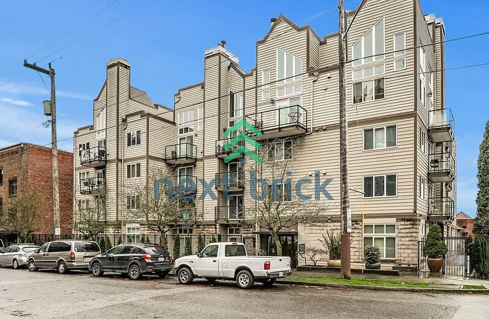 231 Belmont Ave E #208