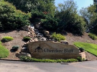 1832 Cherokee Bluff Dr, Knoxville, TN 37920