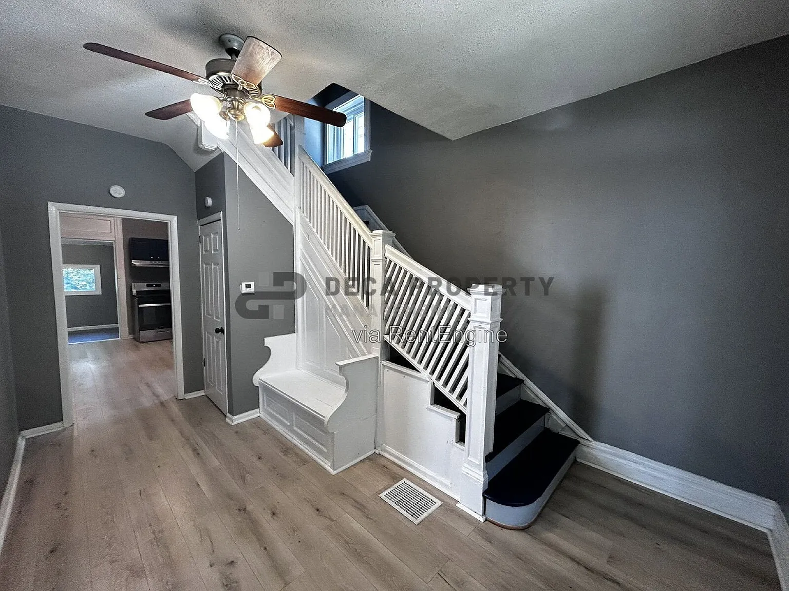 3 bed, 2.0 bath, 1680 sqft, $1,550 — Photo 2