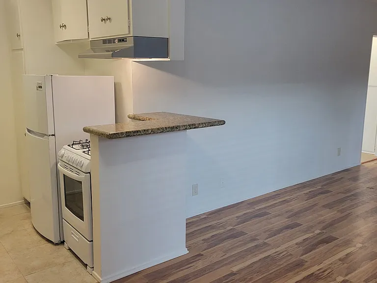 12485 Walsh Ave — Photo 13