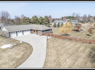 N3563 County Rd W, New London, WI 54961