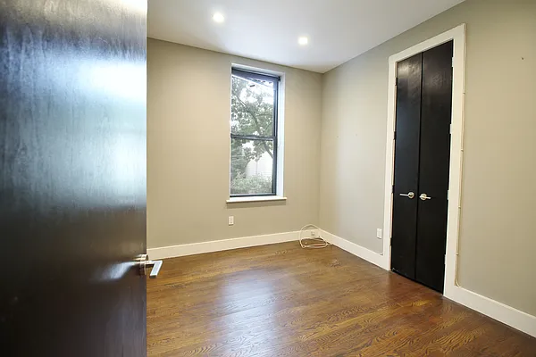 Rented by Julianna Realty Corp | media 11