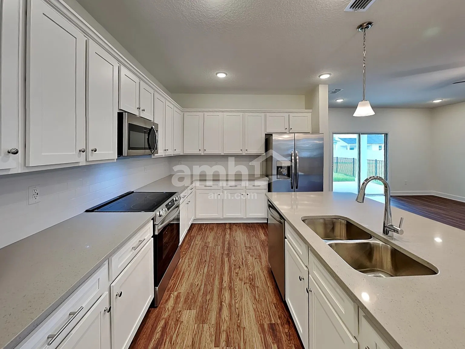 4 bed, 2.5 bath, 2078 sqft, $2,450 — Photo 4