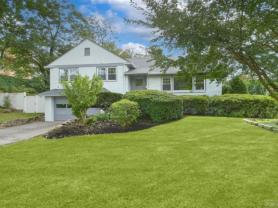 1st image of 520 Bleeker Avenue