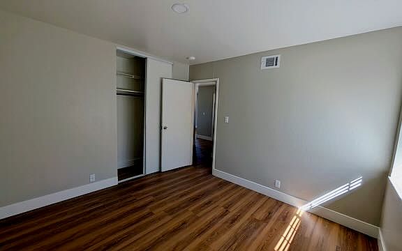 5th image of 3059 Barkley Ave