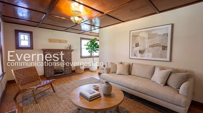 4 bed, 2.5 bath, 2128 sqft, $3,495 — Photo 2