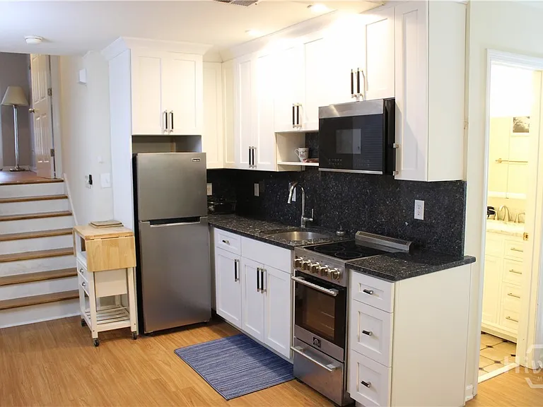 9 E 32nd St #B — Photo 4