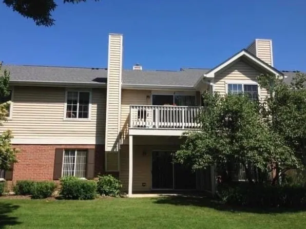 345 Pembroke Ct, Schaumburg, IL