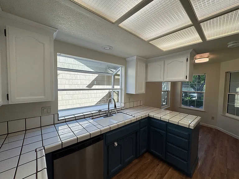 1870 Wembley Ct — Photo 10