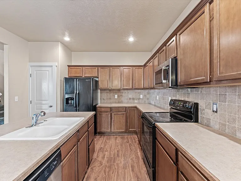 115 W Lava Falls St — Photo 18