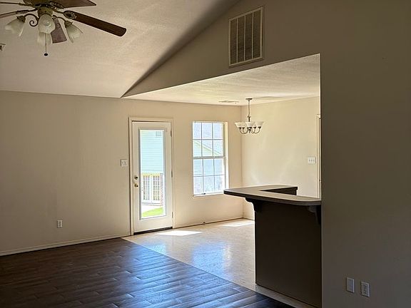 5th image of 1075 Grinnel Cir APT A