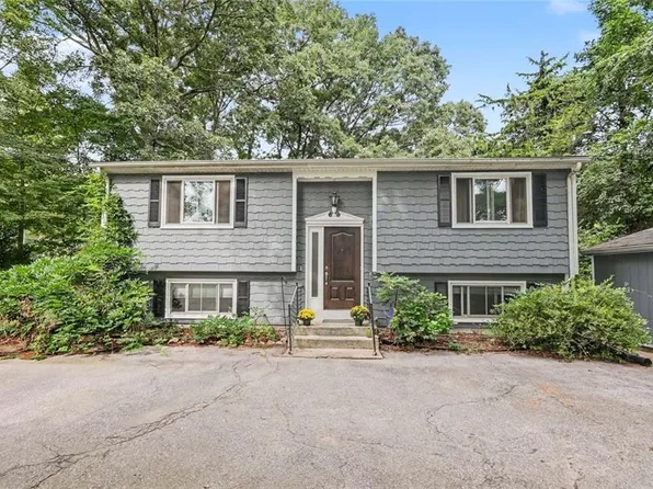 33 Evergreen Dr, Exeter, RI 02822