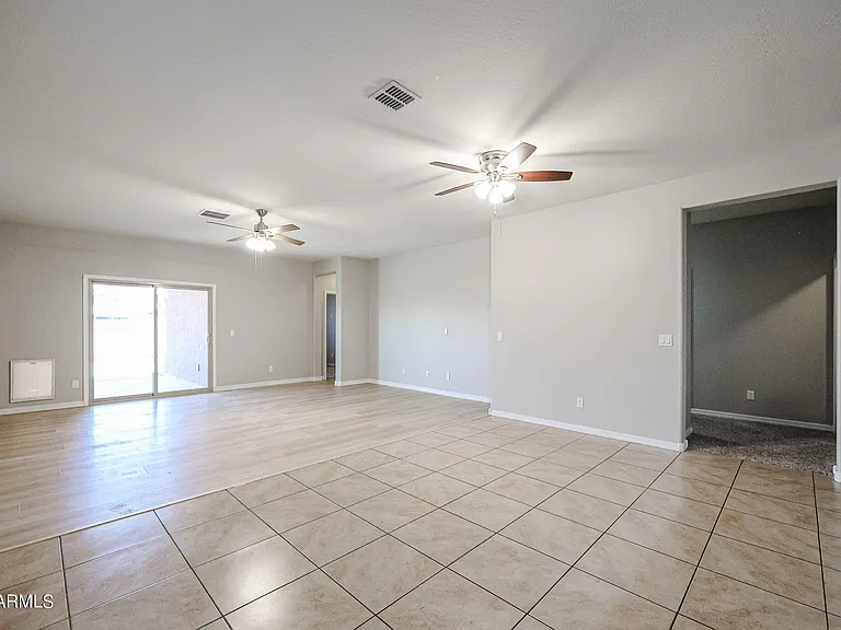 7009 S 78th Dr — Photo 13