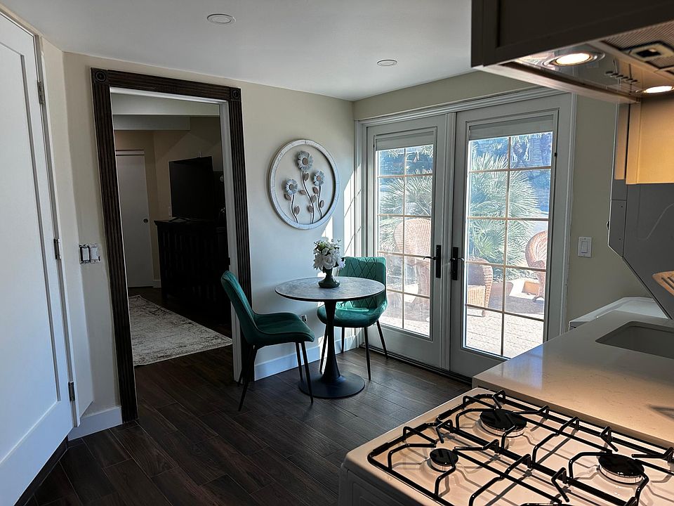 Kitchen area - cute small table and chairs