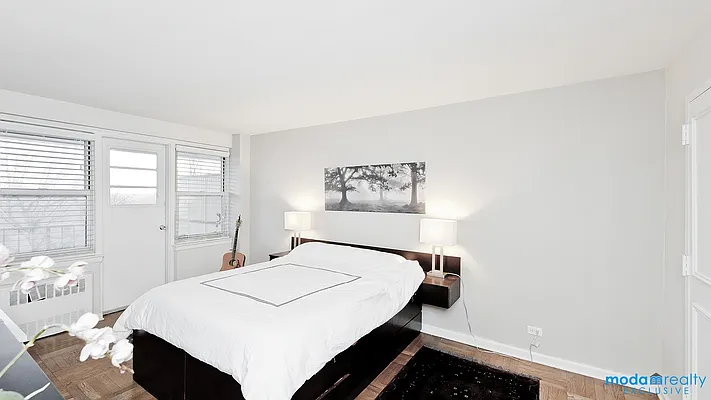 Sold by Moda Realty | media 29