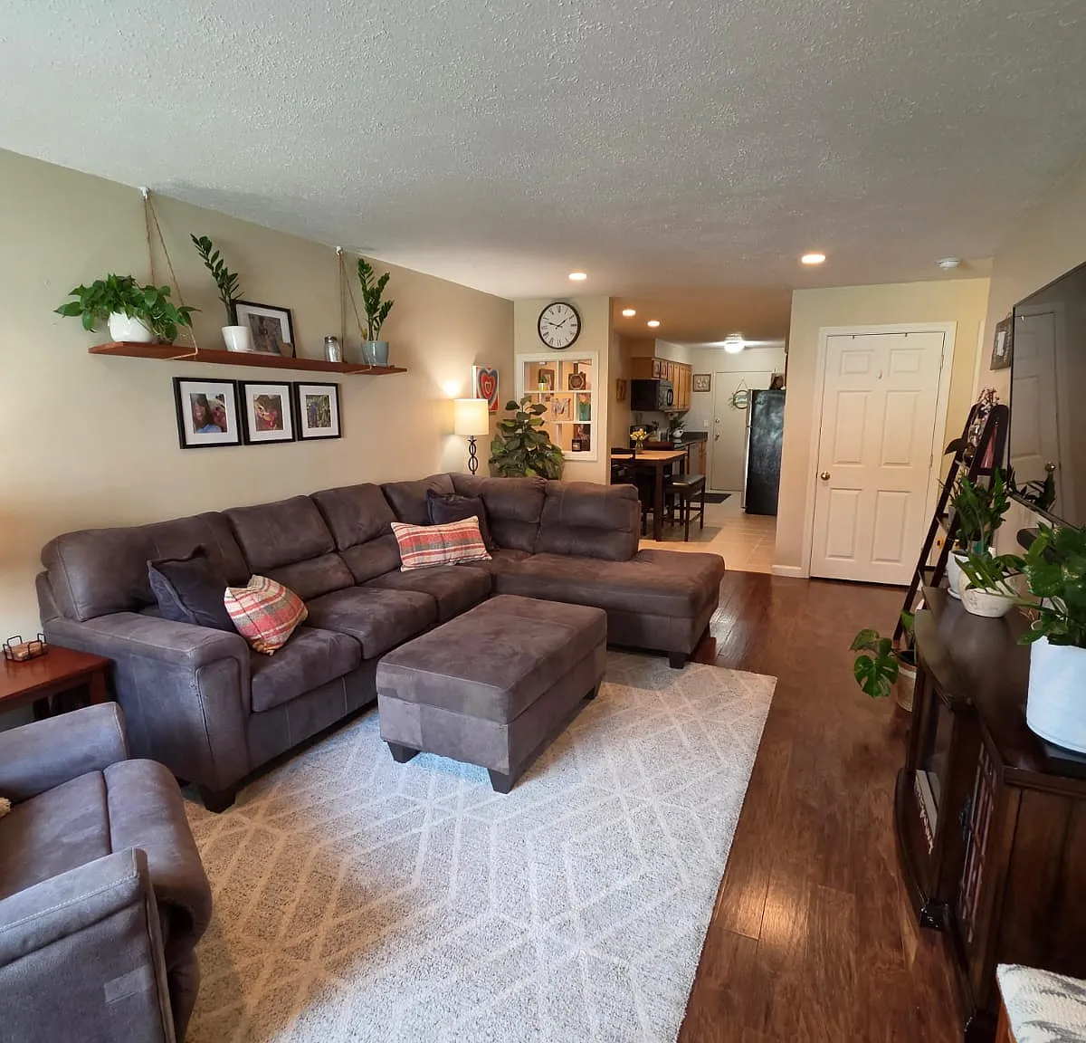 2 bed, 863 sqft, $1,950 — Photo 2