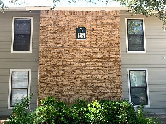 Building 3. Unit for rent is upper left corner.