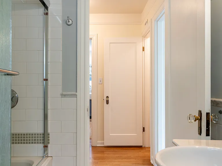 7514 E Green Lake Dr N — Photo 22