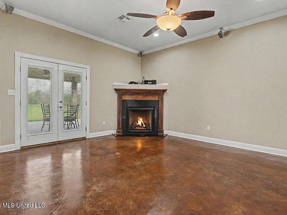 3rd image of 8 Henry Murphy Rd