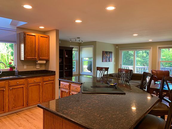 3rd image of 20516 SE 136th St