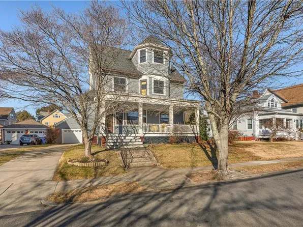 73 Strathmore Rd, Cranston, RI 02905