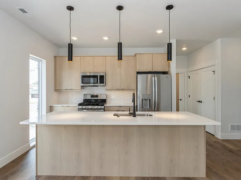 1732 Barber St SW — Photo 6