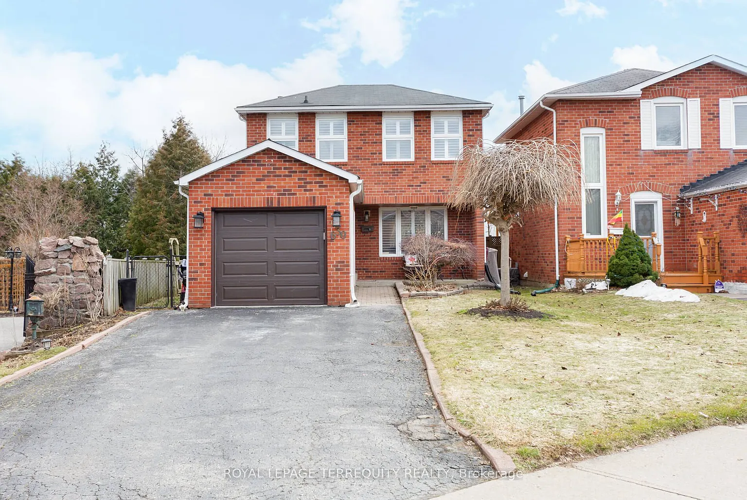 630 Sultana Sq photo 1