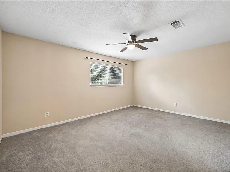 1617 W Sam Houston Pkwy S — Photo 14