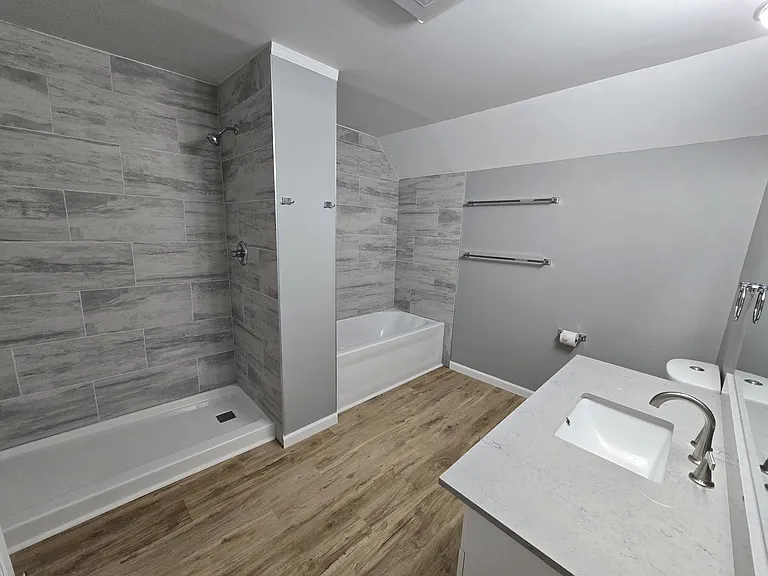 1219 E Madison St — Photo 9
