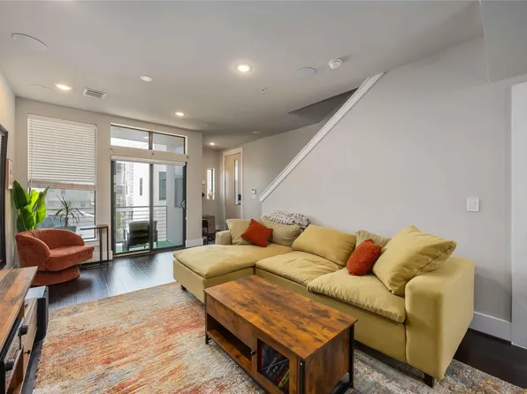 2401 Crawford St, Houston, TX
