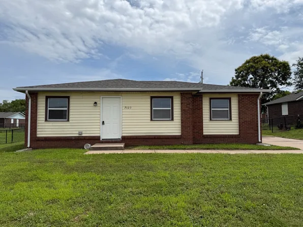 7023 W Newell St, Wichita, KS 67212