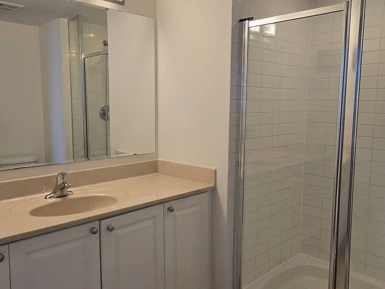70 High Park Ave #1007 — Photo 7