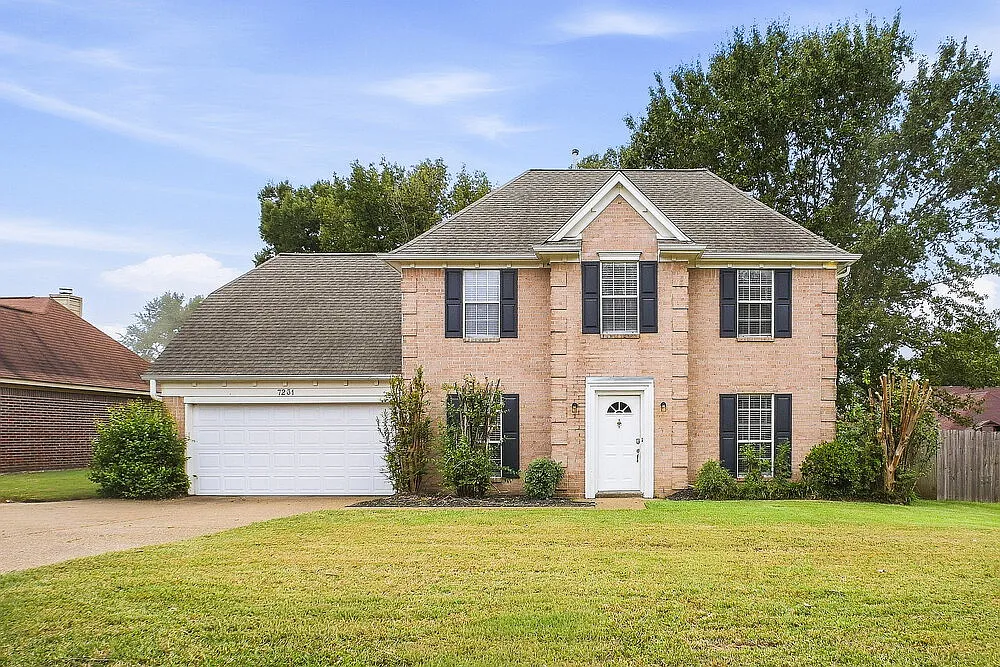 3 bed, 2.5 bath, 2087 sqft, $2,015 — Photo 1