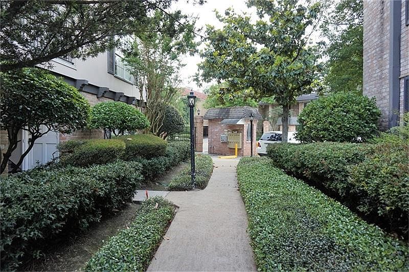 1st image of 1811 Stoney Brook Dr APT 201