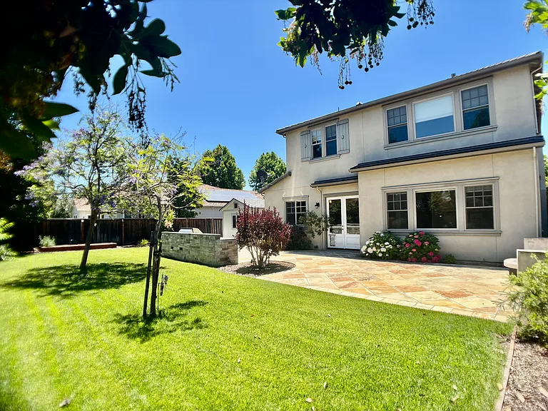 140 Levin Ave — Photo 31