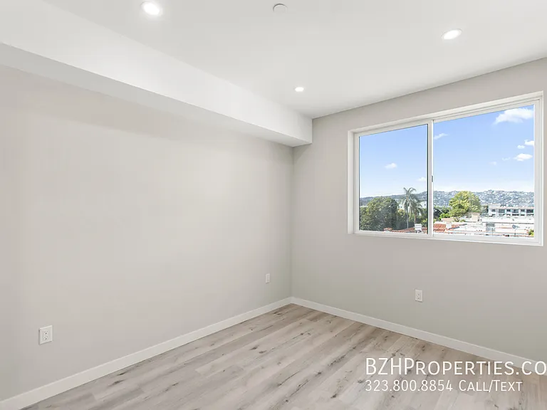 Bedford Twenty - Luxury Condos — Photo 15