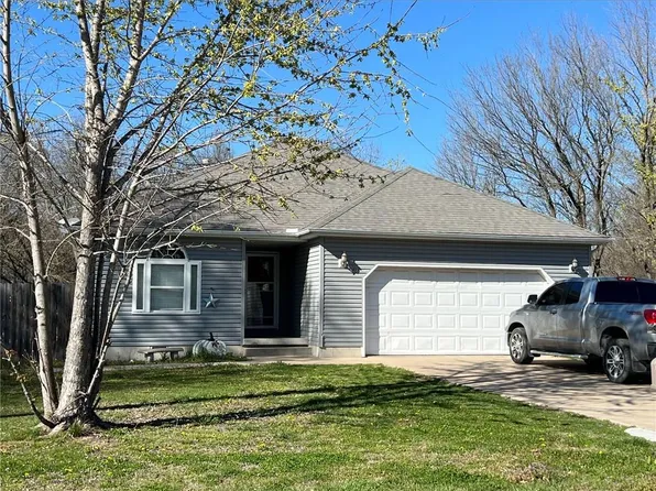 1105 E 22nd St, Pittsburg, KS 66762