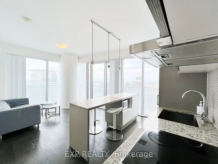 100 Harbour St #6302 — Photo 9