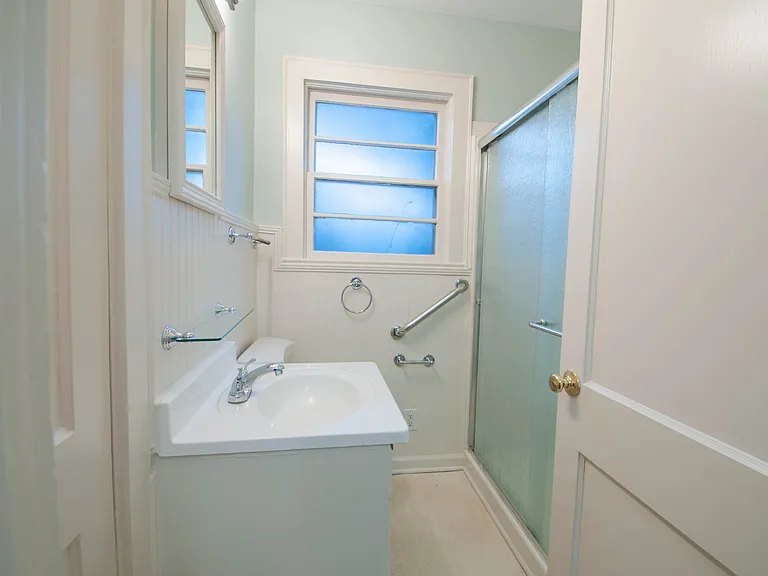 134 Lausanne Dr — Photo 11