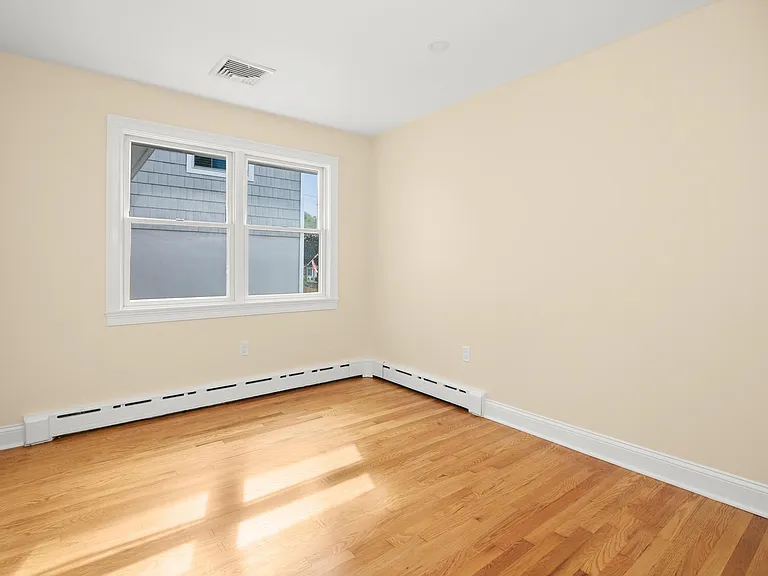 81 Cos Cob Ave #A — Photo 10