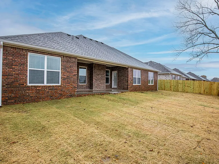 1824 Seay Cir — Photo 26