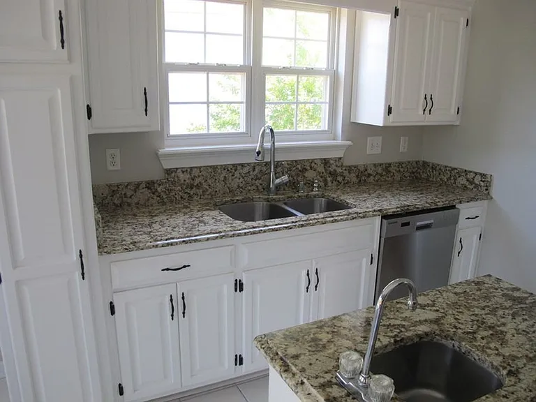 716 Crown Point Ct — Photo 9