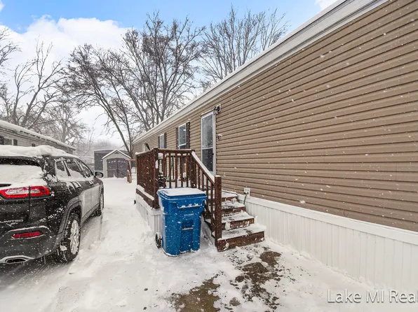 461 Sluyter St SE, Kentwood, MI 49548