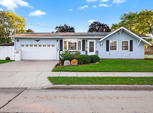 1919 Winchester Ave, Oshkosh, WI 54901