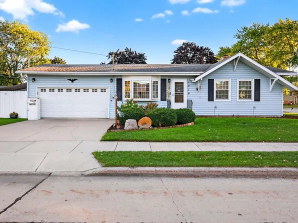 1919 Winchester Ave, Oshkosh, WI 54901
