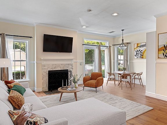 2nd image of 73 Bradford Commons Ln #73
