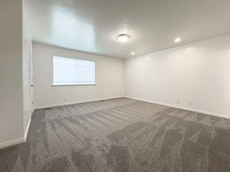 312 W 500 N — Photo 13